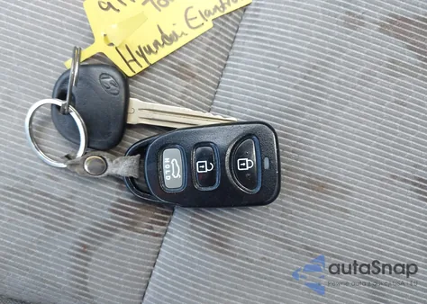 2017 Hyundai Elantra Se z USA, uszkodzony, nr VIN 5NPD74LF0HH068897